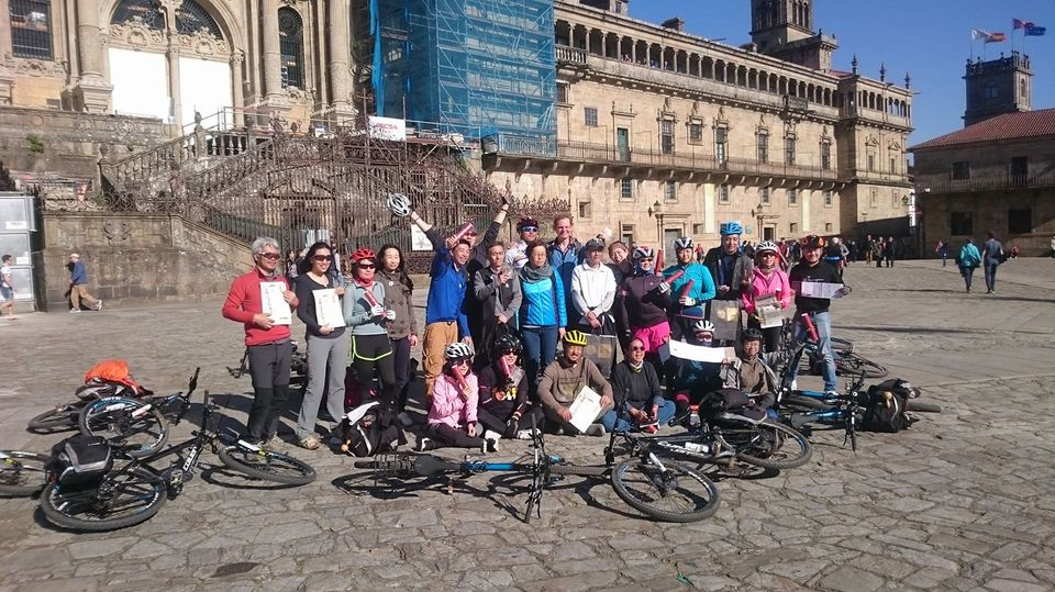 Grupos de peregrinos en bicicleta
